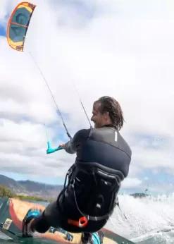 KITESURFING